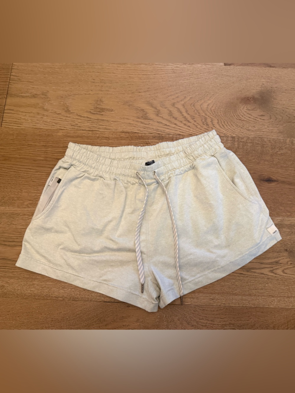 Vuori Dove Grey Heather  Women’s Athletic Halo performance shorts